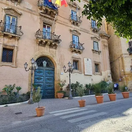 Arte In Piazza Centro *